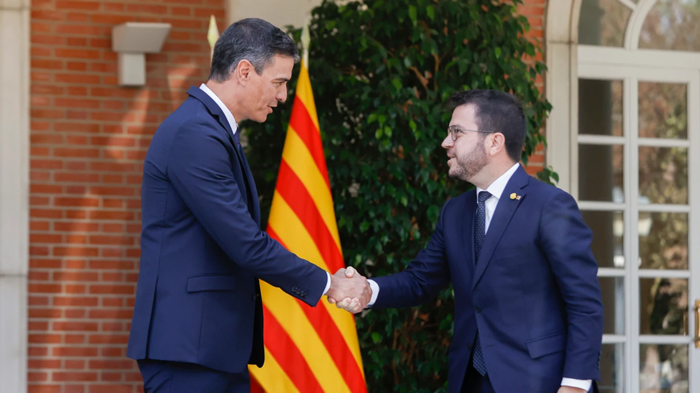 El presidente del Gobierno, Pedro Sánchez, recibe al presidente de la Generalitat de Cataluña, Pere Aragonès El presidente del Gobierno, Pedro Sánchez, recibe al presidente de la Generalitat de Cataluña, Pere Aragonès