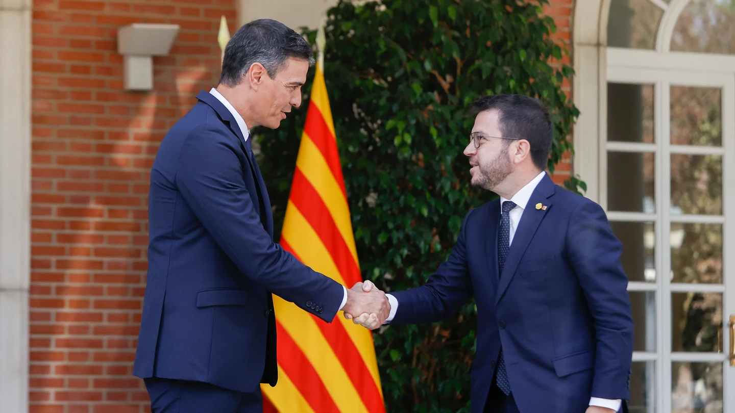Sánchez recibe a Aragonés en La Moncloa Sánchez recibe a Aragonés en La Moncloa