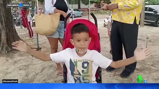 Niño sobrevive al ataque de un tiburón Niño sobrevive al ataque de un tiburón
