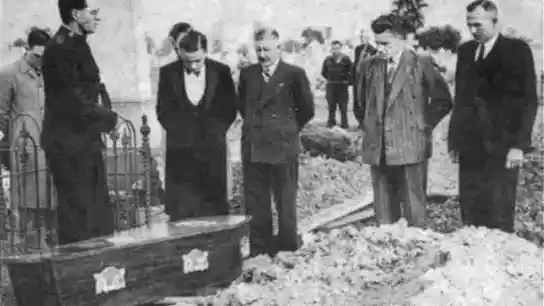 Entierro del 'hombre de Somerman' en 1949 Entierro del 'hombre de Somerman' en 1949