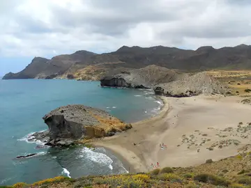 Playas bonitas de Andalucía para hacer una escapada este verano Playas bonitas de Andalucía para hacer una escapada este verano