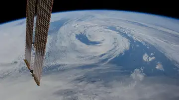 Vista de la Tierra tomadas por el miembro de la tripulación de la Expedición 34