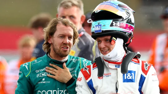 Sebastian Vettel y Mick Schumacher Sebastian Vettel y Mick Schumacher