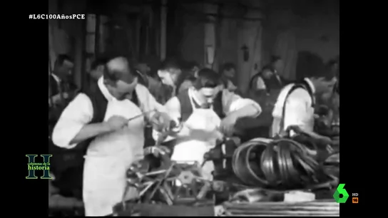 Imagen de archivo de trabajadores en una fábrica Imagen de archivo de trabajadores en una fábrica