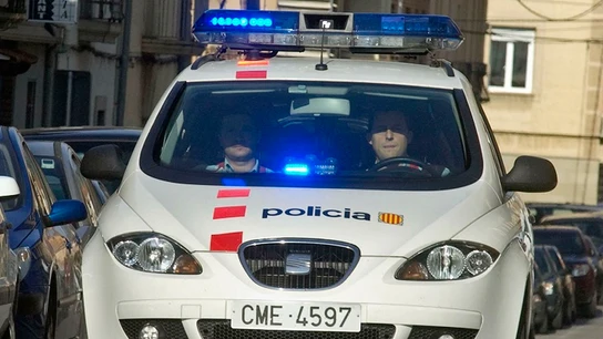 Coche de los Mossos en una imagen de archivo. Las salas de concierto de Cataluña piden a los Mossos "herramientas" para prevenir los casos de pinchazos a mujeres