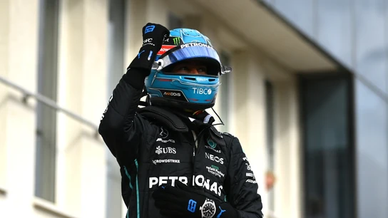 George Russell celebra su primera pole George Russell celebra su primera pole