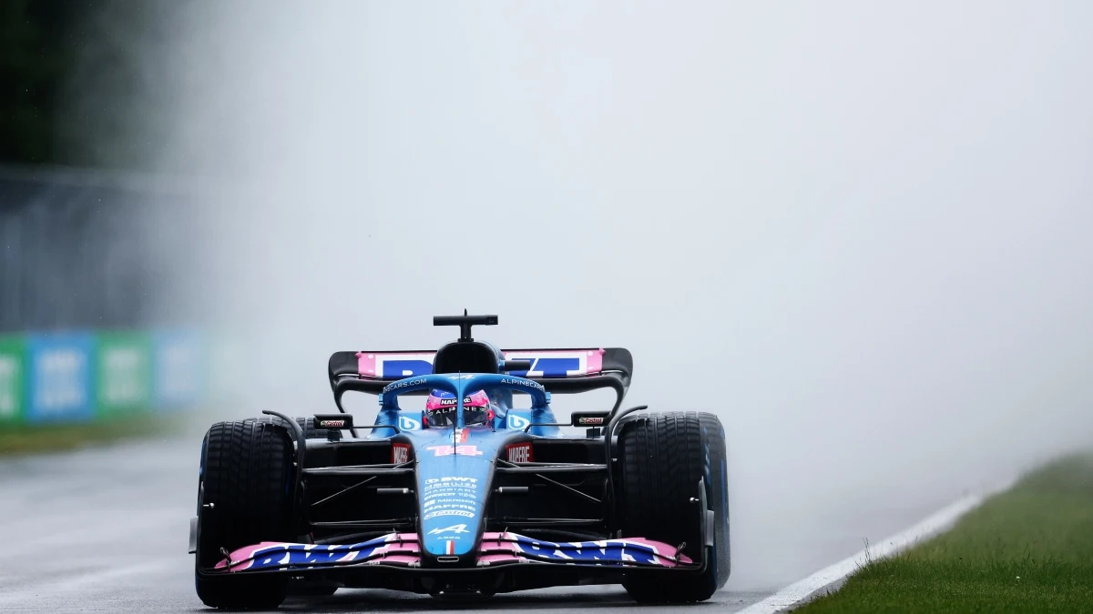 Fernando Alonso bajo la lluvia