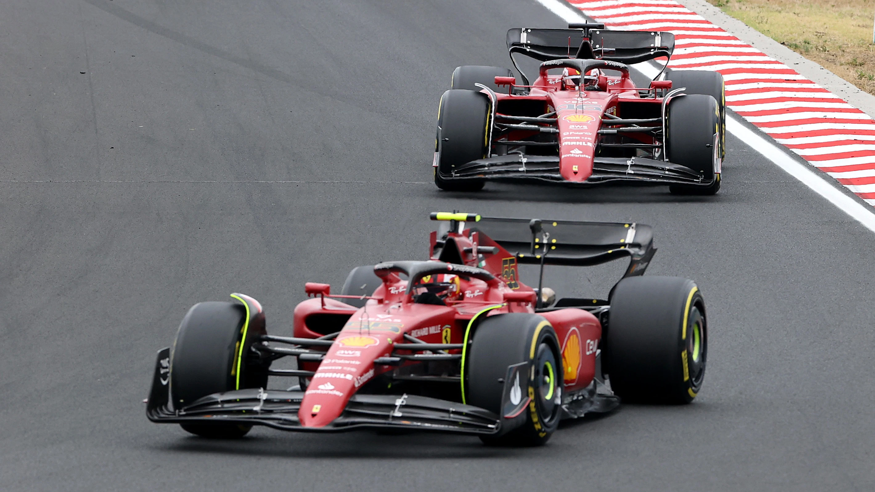 Carlos Sainz y Charles Leclerc, en el GP de Hungría