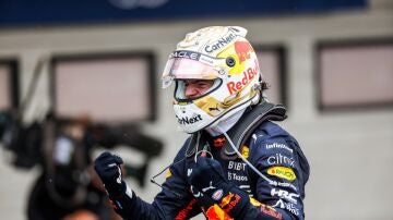 Max Verstappen celebra la victoria en el GP de Hungría