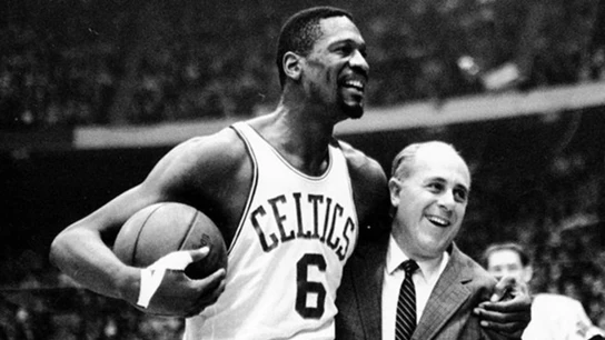 Bill Russell tras un partido con los Boston Celtics Bill Russell tras un partido con los Boston Celtics