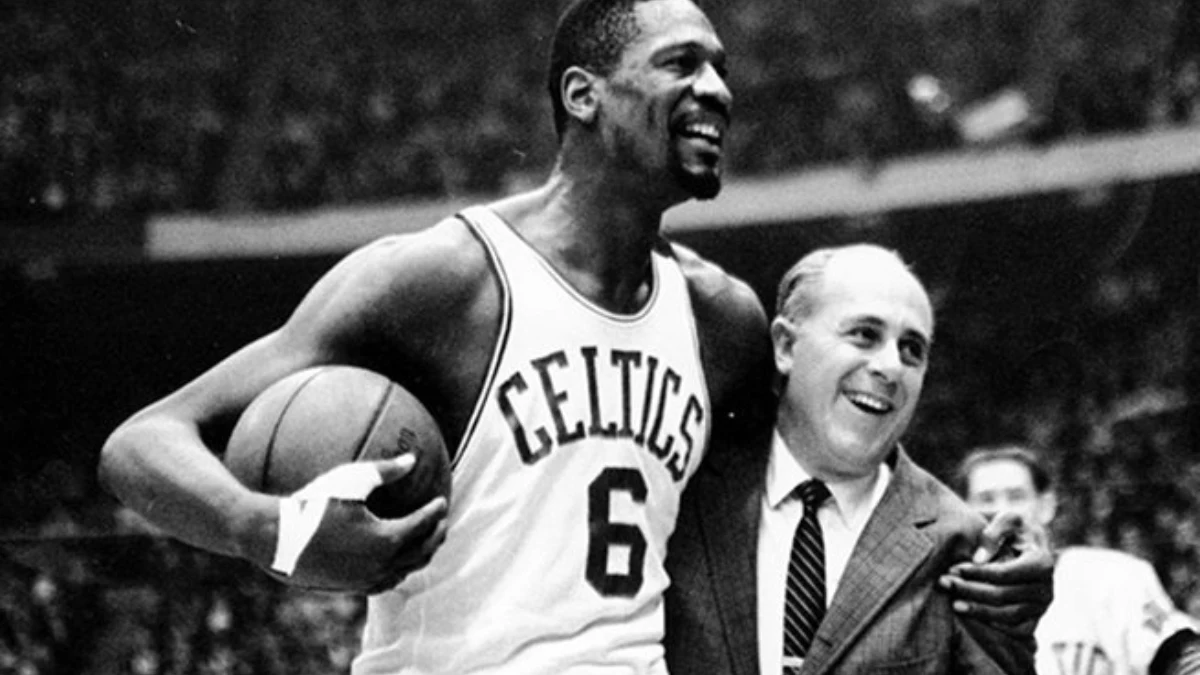 Bill Russell tras un partido con los Boston Celtics