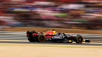 Max Verstappen ahonda en la herida de Ferrari ganando tras salir décimo