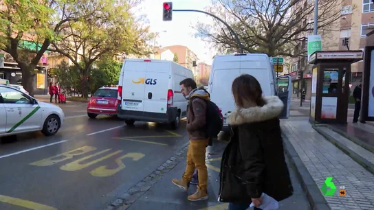Drogas de diseño: el tenso encuentro de Equipo de Investigación en plena calle de Granada con presuntos distribuidores Drogas de diseño: el tenso encuentro de Equipo de Investigación en plena calle de Granada con presuntos distribuidores