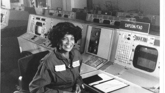 Nichelle Nichols durante su colaboración con la NASA.