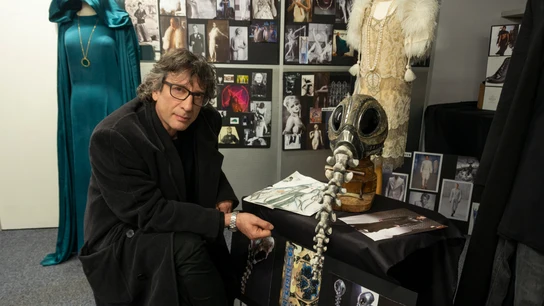 Neil Gaiman durante el rodaje de 'The Sandman'. Neil Gaiman durante el rodaje de 'The Sandman'.