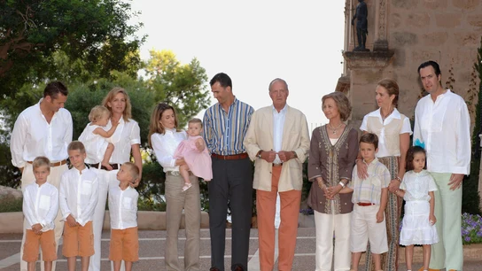 Los posados veraniegos en Mallorca: la evolución de la Familia Real, a través de su mejor espejo Los posados veraniegos en Mallorca: la evolución de la Familia Real, a través de su mejor espejo