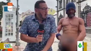 Un hombre se agita el pene en el directo de un reportero