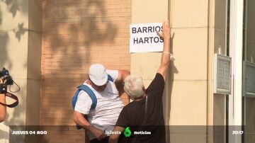 "Es un bien básico": varios barrios de Sevilla, en pie de guerra contra Endesa por los cortes de luz