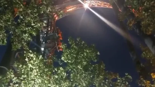 Atrapadas en vertical más de diez personas en una montaña rusa del Parque de Atracciones de Madrid Atrapadas en vertical más de diez personas en una montaña rusa del Parque de Atracciones de Madrid