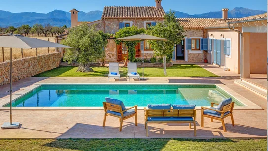 No todo es playa: casoplón con piscina en el interior también es buena opción. No todo es playa: casoplón con piscina en el interior también es buena opción.