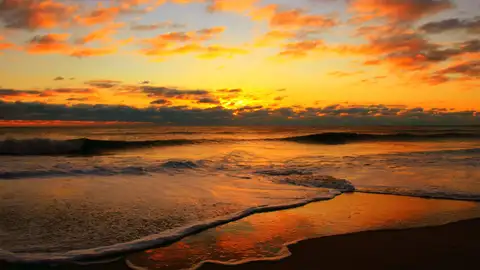 Puesta de sol en la playa Puesta de sol en la playa
