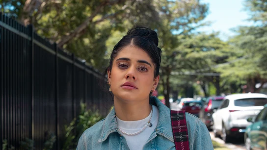 Ayesha Madon interpreta a la joven de 16 años Amerie, rebelde y un poco bocazas Ayesha Madon interpreta a la joven de 16 años Amerie, rebelde y un poco bocazas