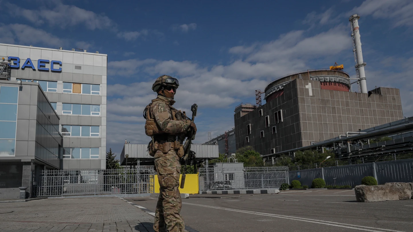 Imagen de la central nuclear de Zaporiyia, en Ucrania, tomada por los rusos Imagen de la central nuclear de Zaporiyia, en Ucrania, tomada por los rusos/ EFE/EPA/SERGEI ILNITSKY