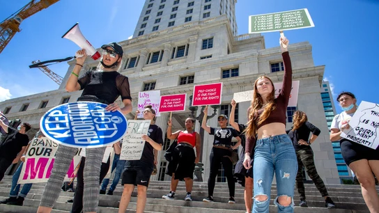 Grupos de mujeres ofrecen su ayuda con mensajes en clave a las embarazadas que quieran abortar en EEUU Grupos de mujeres ofrecen su ayuda con mensajes en clave a las embarazadas que quieran abortar en EEUU
