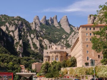 Todo lo que debes saber para visitar la bonita montaña de Montserrat
