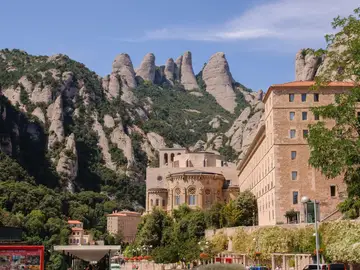 Todo lo que debes saber para visitar la bonita montaña de Montserrat Todo lo que debes saber para visitar la bonita montaña de Montserrat