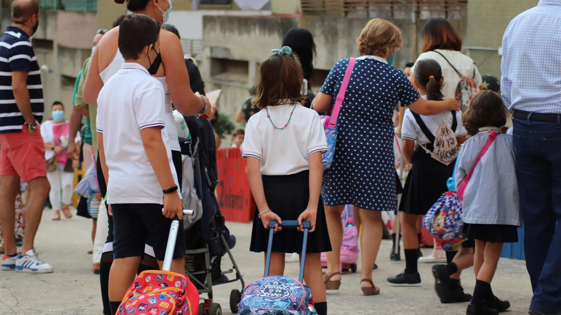 La vuelta al cole más cara: desplazamientos y compra de libros, principales preocupaciones de los padres