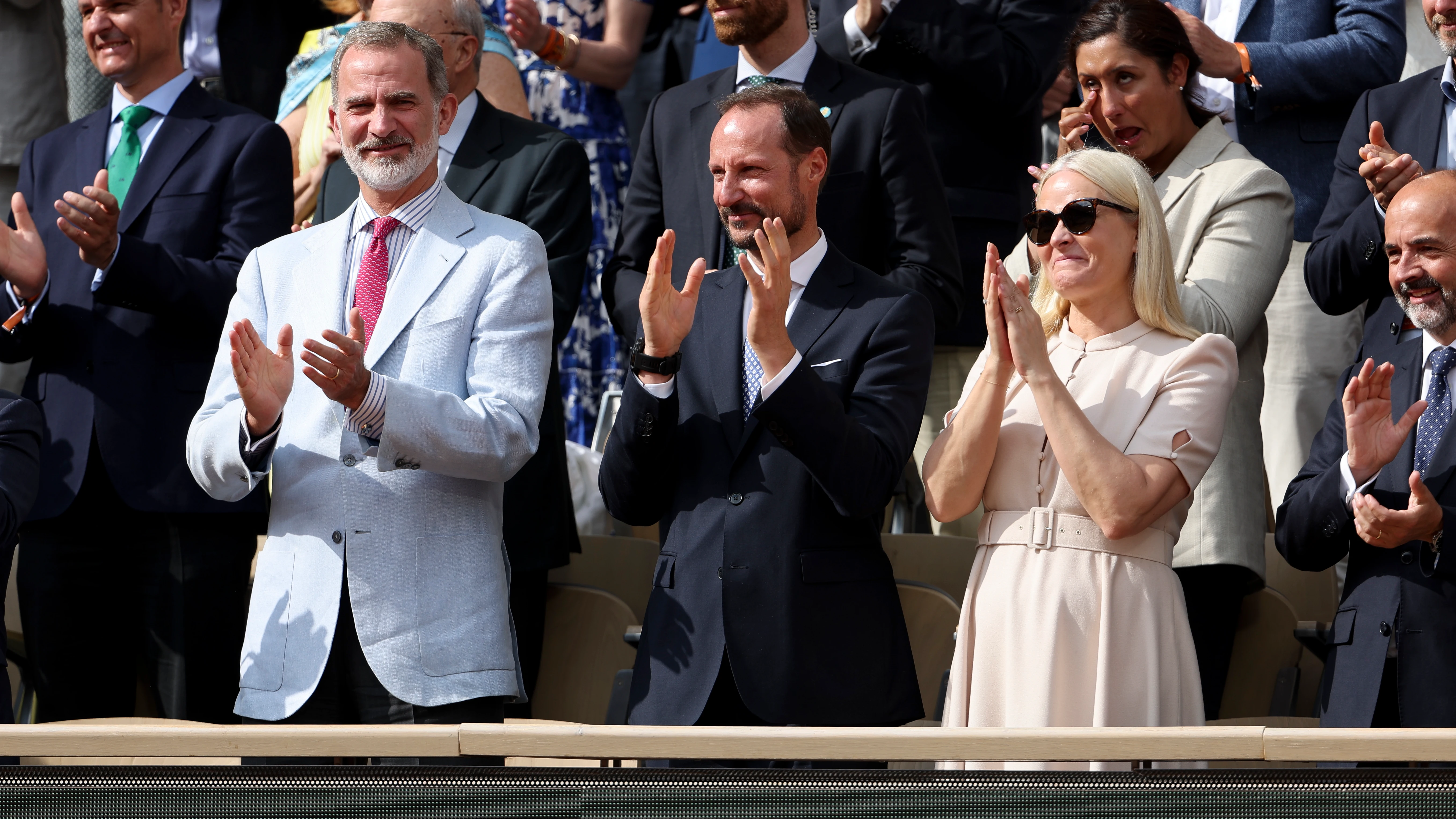 Mette-Marit de Noruega, junto al príncipe Haakon y el rey Felipe VI, en una imagen de archivo