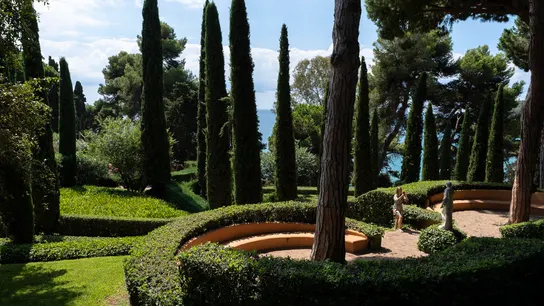 Turistas en los Jardines de Santa Clotilde de Lloret de Mar Turistas en los Jardines de Santa Clotilde de Lloret de Mar