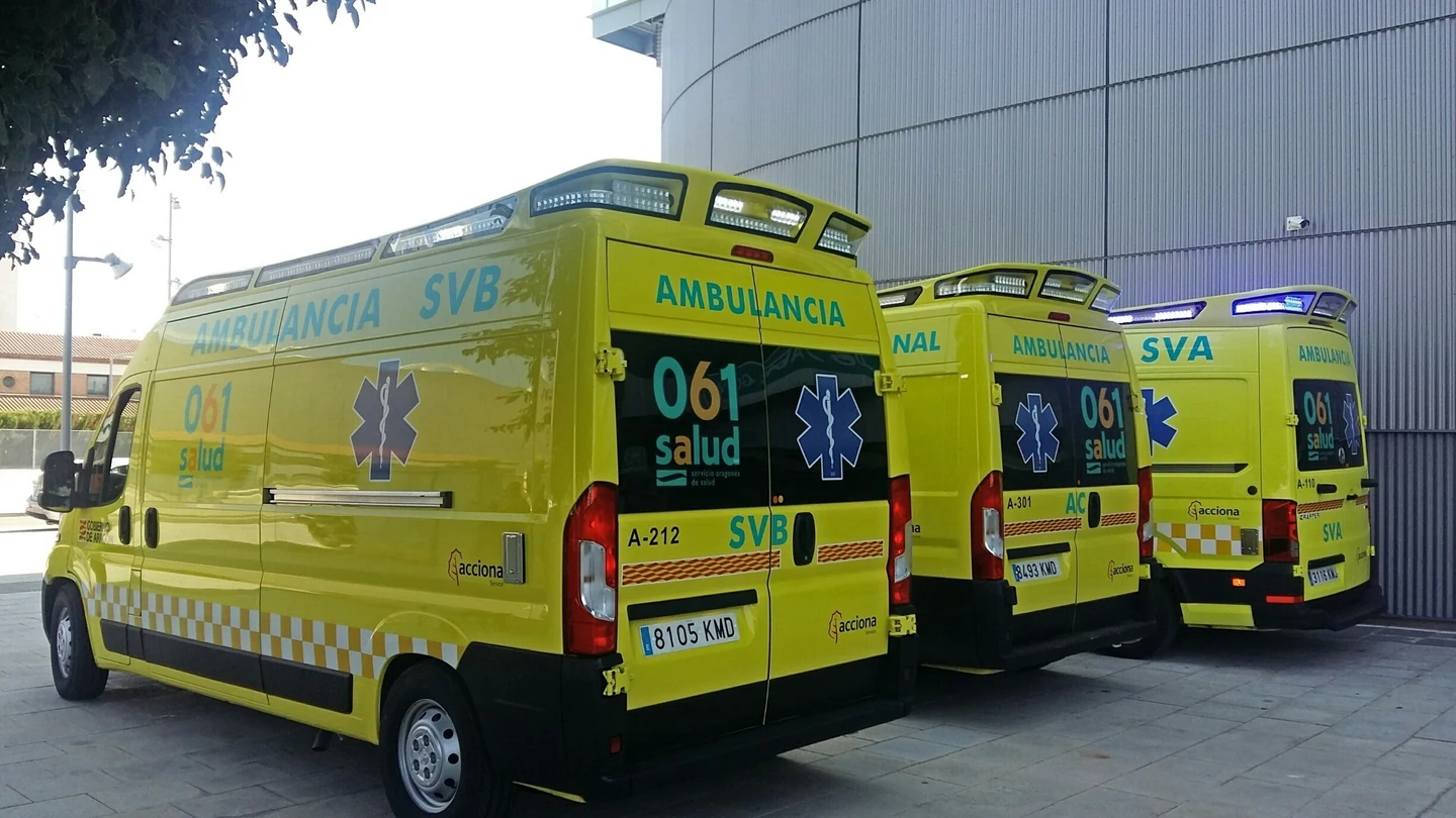 Ambulancias del 061 de Aragón, en una imagen de archivo Ambulancias del 061 de Aragón, en una imagen de archivo