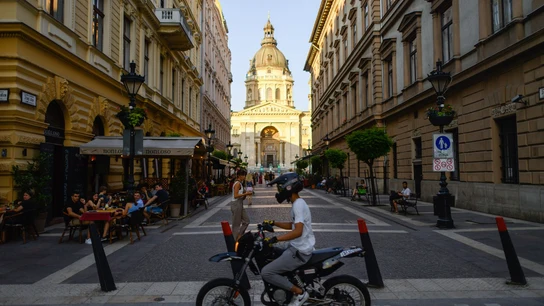 Hungría cesa a la jefa de la agencia meteorológica tras una predicción errónea que modificó las fiestas nacionales Hungría cesa a la jefa de la agencia meteorológica tras una predicción errónea que modificó las fiestas nacionales