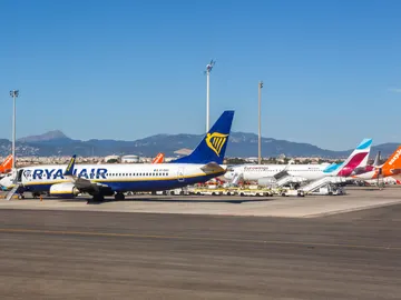 Aviones en el aeropuerto Aviones en el aeropuerto