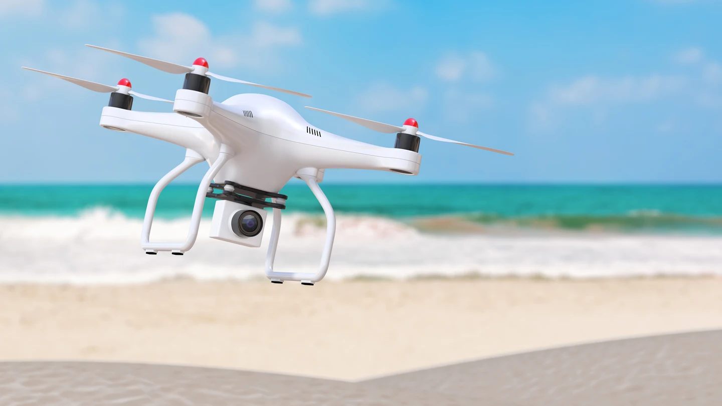Dron en la playa Dron en la playa