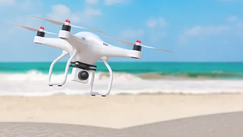 Dron en la playa Dron en la playa