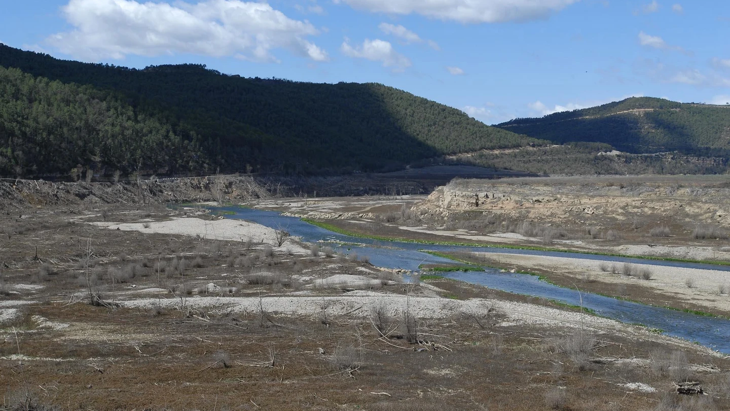 La central hidroeléctrica de Rialb (Lleida) para toda su actividad de forma definitiva: su embalse se encuentra por debajo del 7% La central hidroeléctrica de Rialb (Lleida) para toda su actividad de forma definitiva: su embalse se encuentra por debajo del 7%