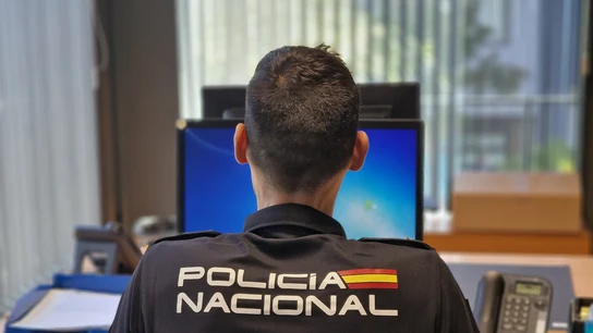 Detenido un empresario de hostelería por obligar a trabajar a sus empleados jornadas de 12 horas y sin dar de alta Detenido un empresario de hostelería por obligar a trabajar a sus empleados jornadas de 12 horas y sin dar de alta