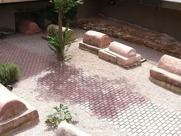 Las clases populares del Imperio romano utilizaban alimentos cotidianos en los banquetes funerarios Las clases populares del Imperio romano utilizaban alimentos cotidianos en los banquetes funerarios