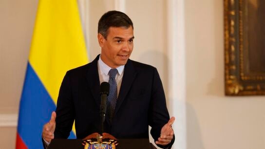 Pedro S&aacute;nchez ofrece una rueda de prensa en Colombia junto a Gustavo Petro