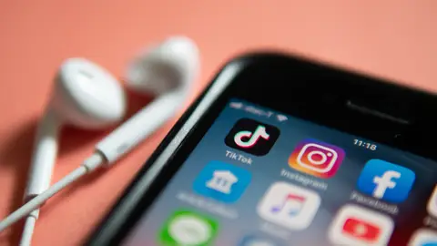 Instagram ha evolucionado copiando otras apps como TikTok, Vine o Snapchat Instagram ha evolucionado copiando otras apps como TikTok, Vine o Snapchat