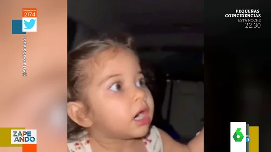 La adorable cara de sorpresa de una niña cuando ve a su padre 'echar hielo' por la mano como en Frozen La adorable cara de sorpresa de una niña cuando ve a su padre 'echar hielo' por la mano como en Frozen