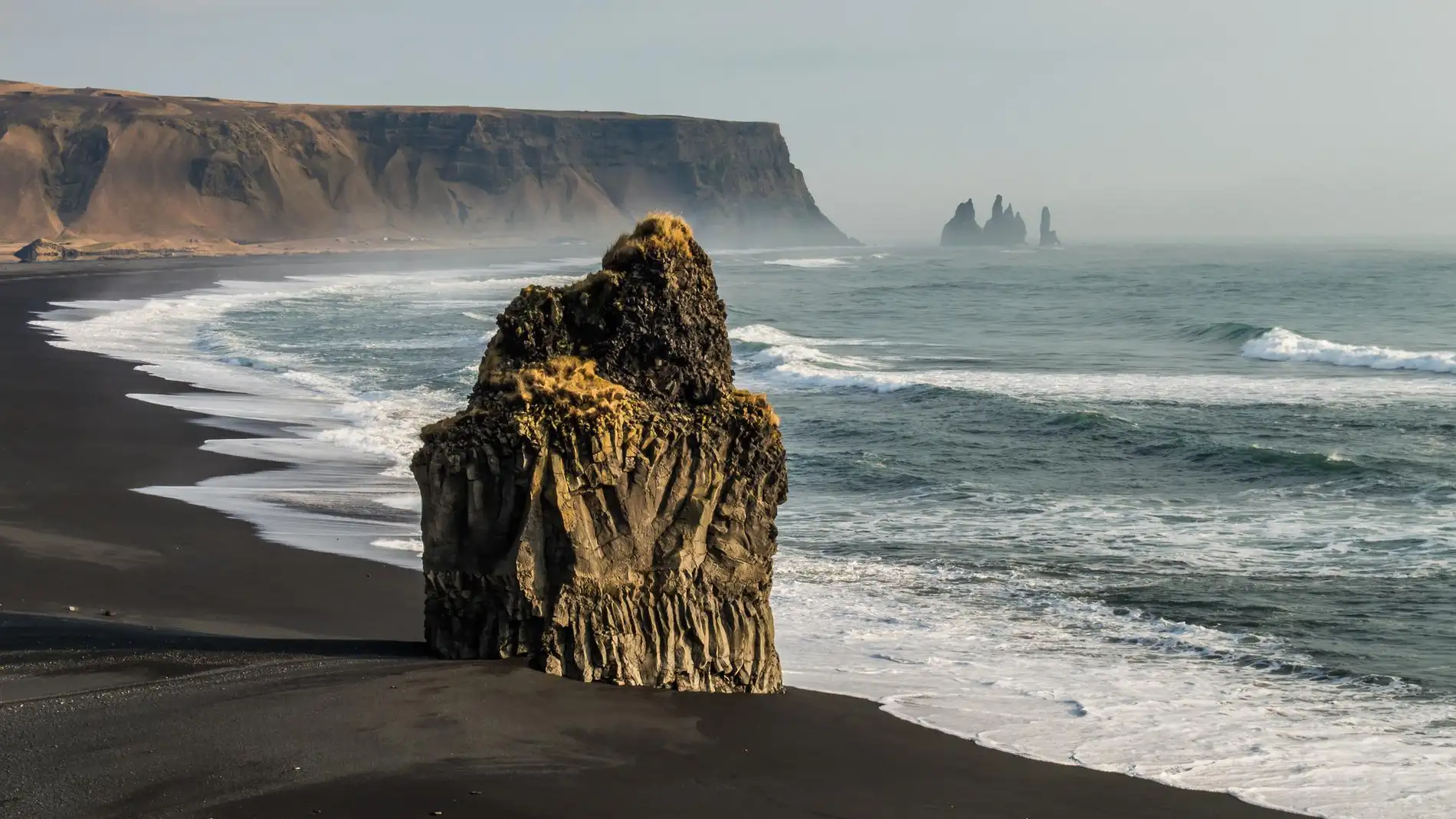 Descubre Vik, uno de los pueblos más bonitos de Islandia