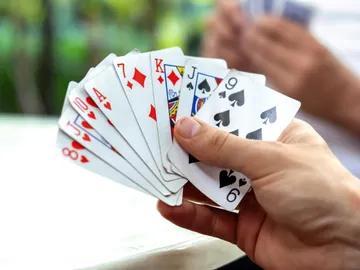 Jugar a las cartas Jugar a las cartas