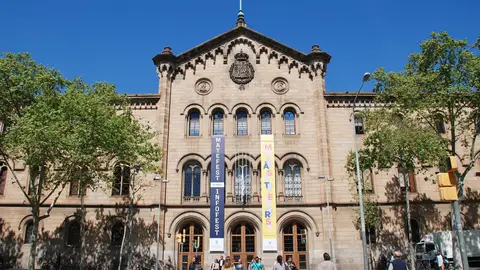 Universidad de Barcelona Universidad de Barcelona