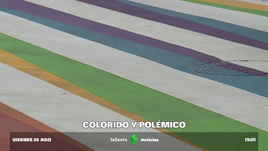 El colorido y polémico paso de peatones de A Coruña que rinde homenaje al colectivo LGTBI El colorido y polémico paso de peatones de A Coruña que rinde homenaje al colectivo LGTBI