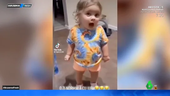 La divertida regañina de esta niña a sus padres La divertida regañina de esta niña a sus padres