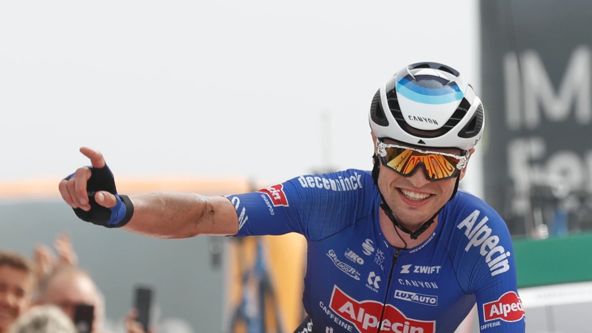 Jay Vine celebra su segunda victoria en la Vuelta a España